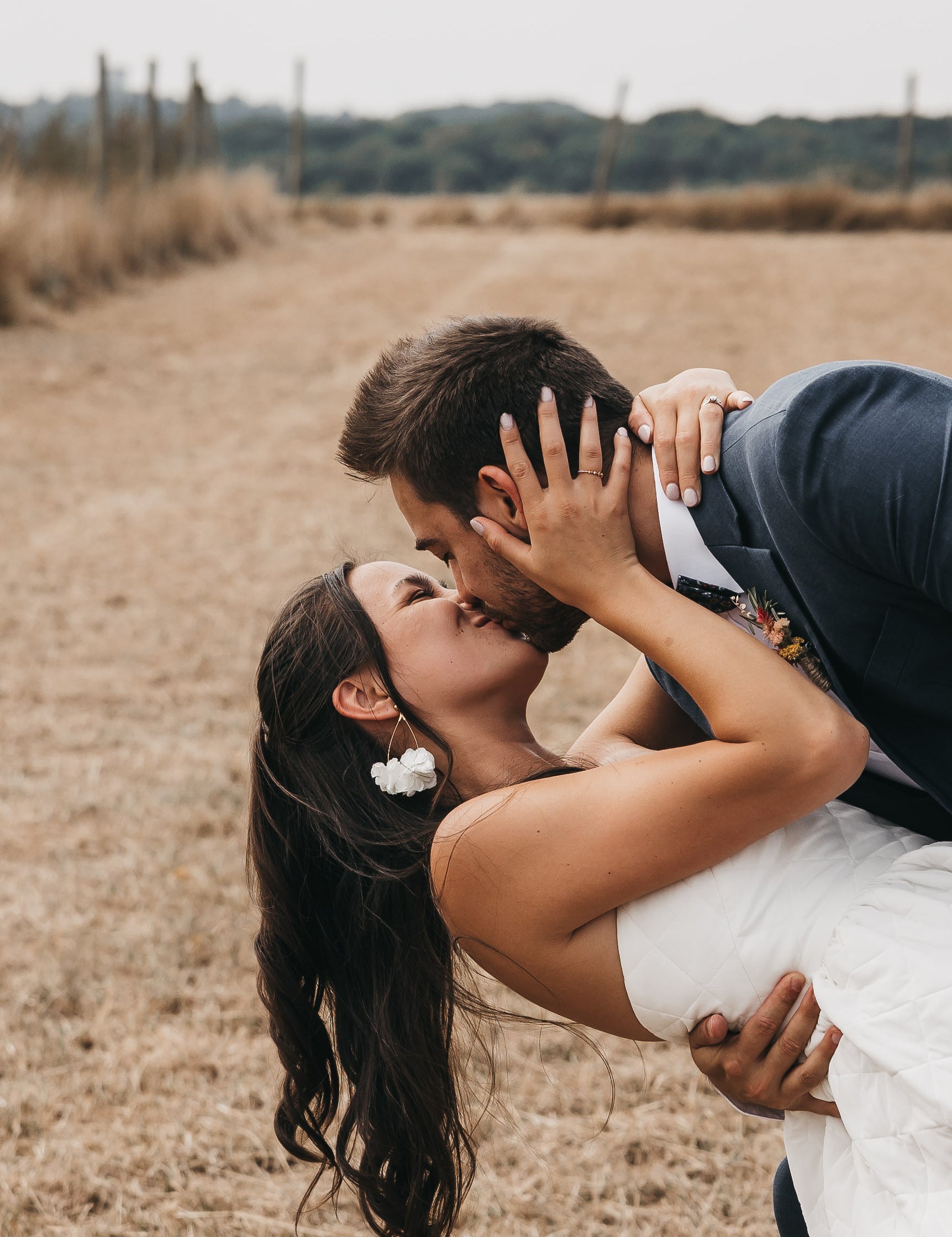 Robe de mariée bustier sur mesure en crêpe de chine matelassé