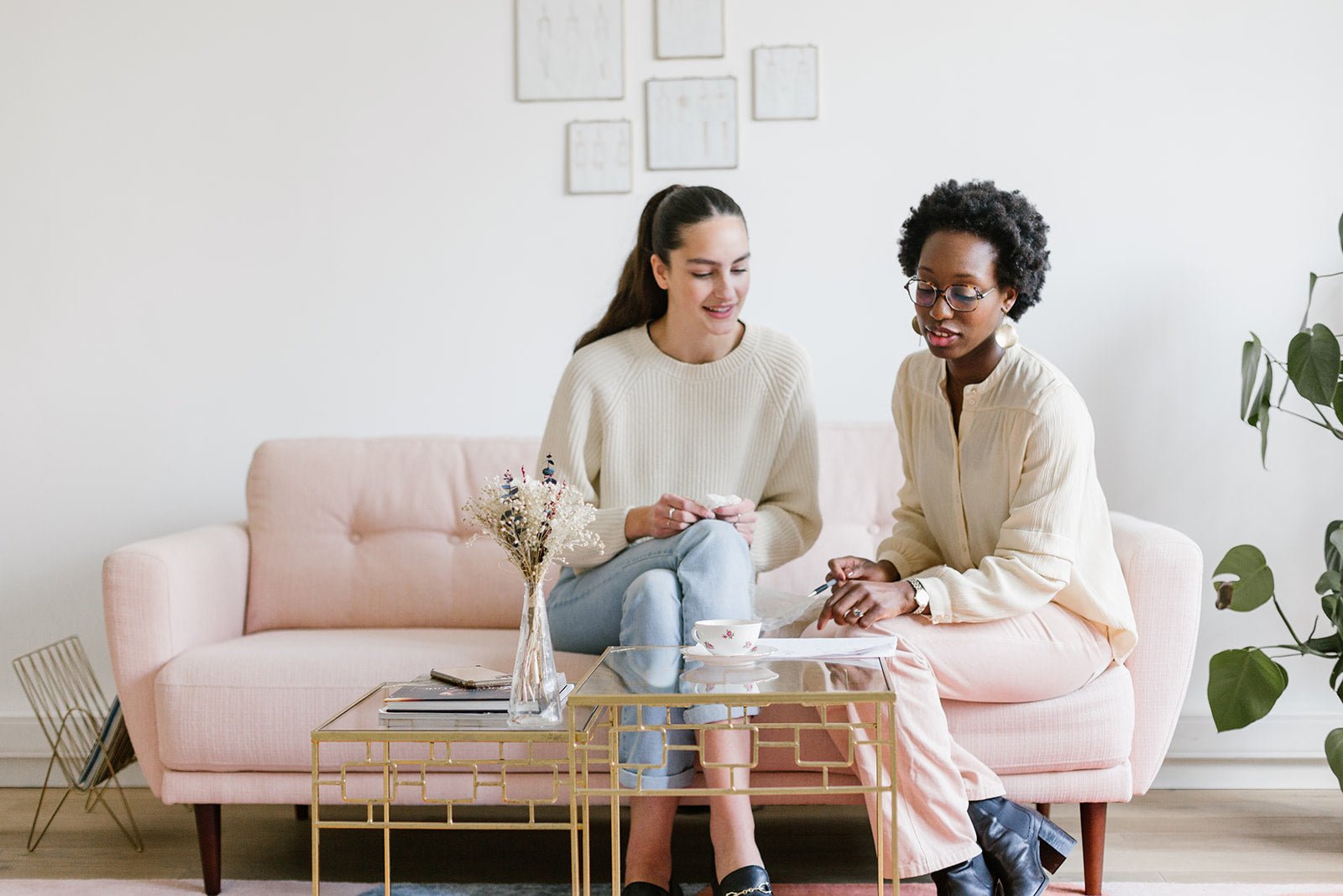 Quand commencer à chercher sa robe de mariée ? - Atelier Valentine Avoh